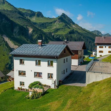Haus Furka Hotel Damuels Bagian luar foto