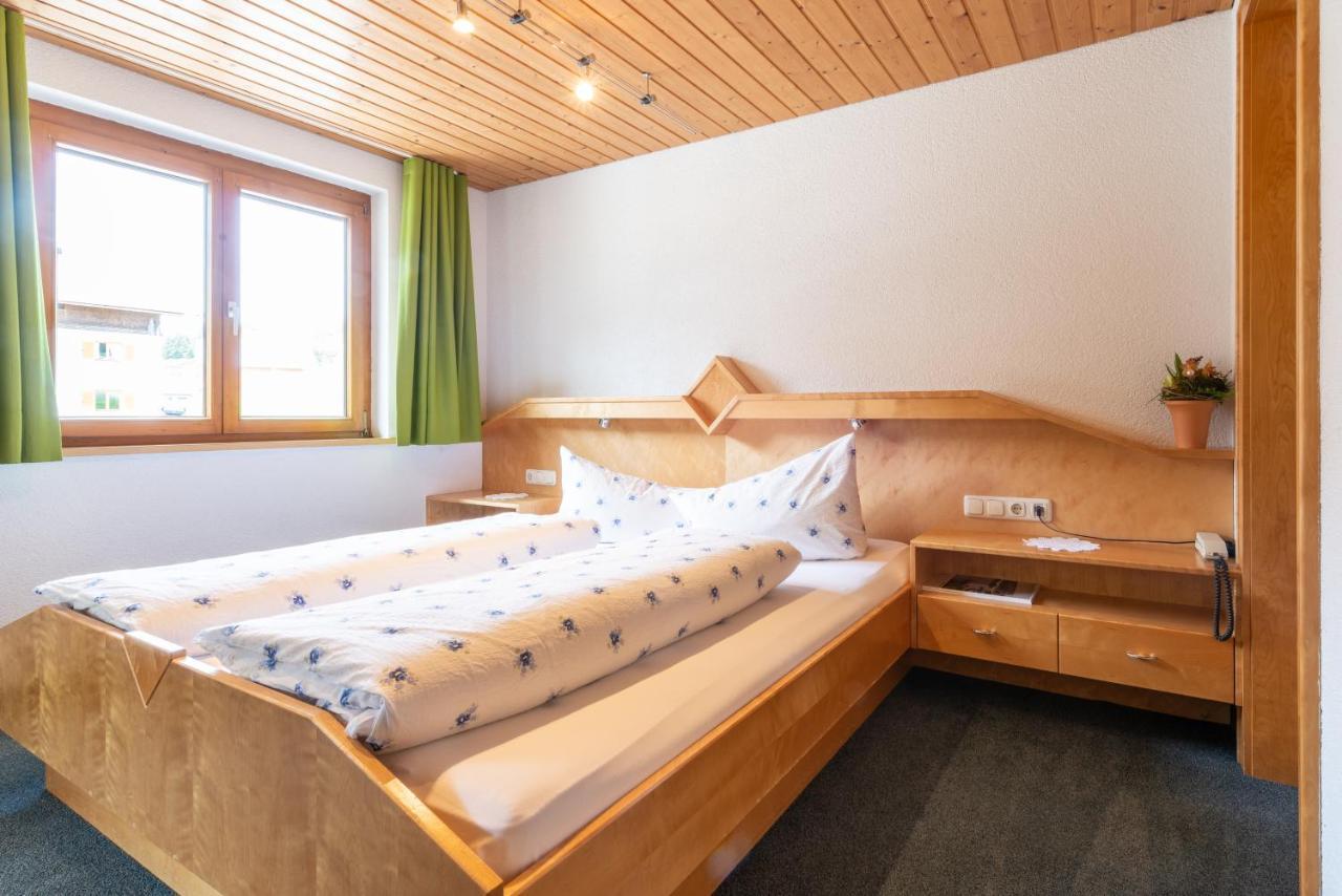 Haus Furka Hotel Damuels Bagian luar foto