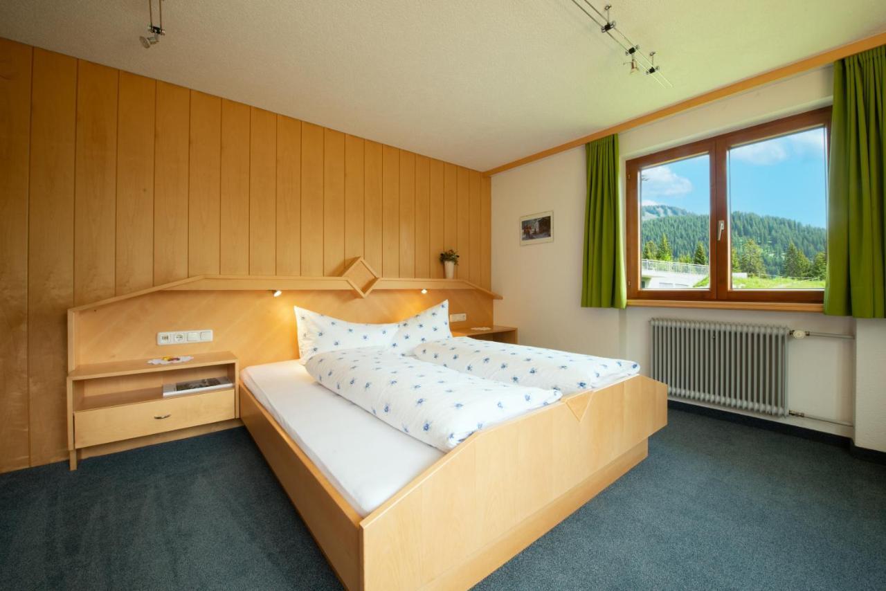 Haus Furka Hotel Damuels Bagian luar foto