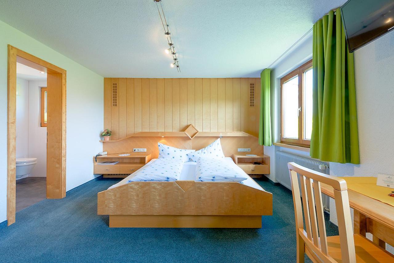 Haus Furka Hotel Damuels Bagian luar foto