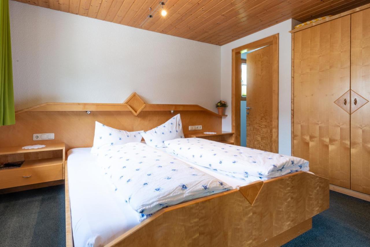 Haus Furka Hotel Damuels Bagian luar foto