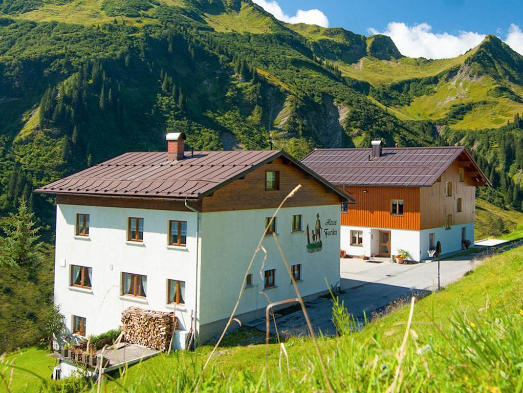 Haus Furka Hotel Damuels Bagian luar foto