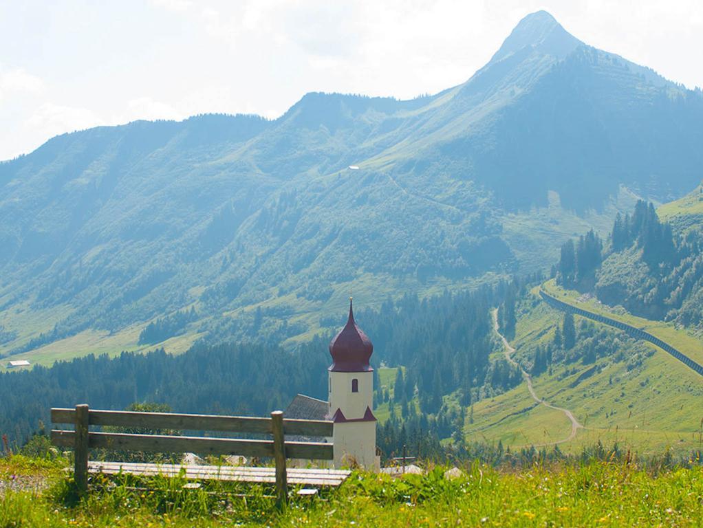 Haus Furka Hotel Damuels Bagian luar foto
