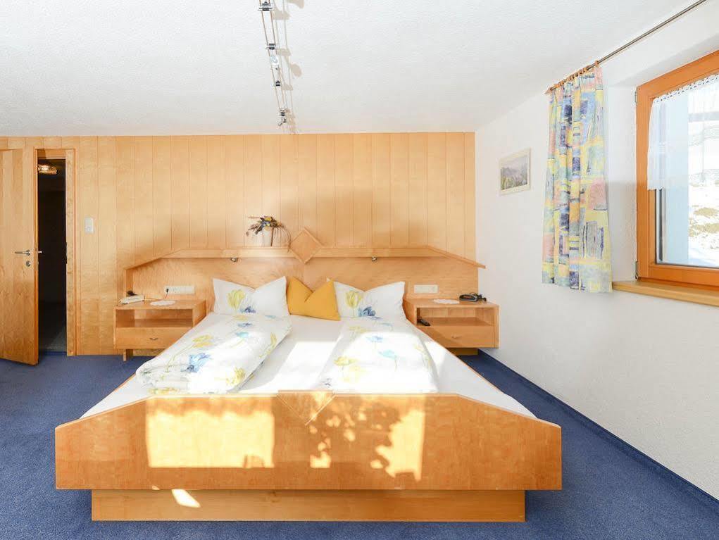 Haus Furka Hotel Damuels Bagian luar foto