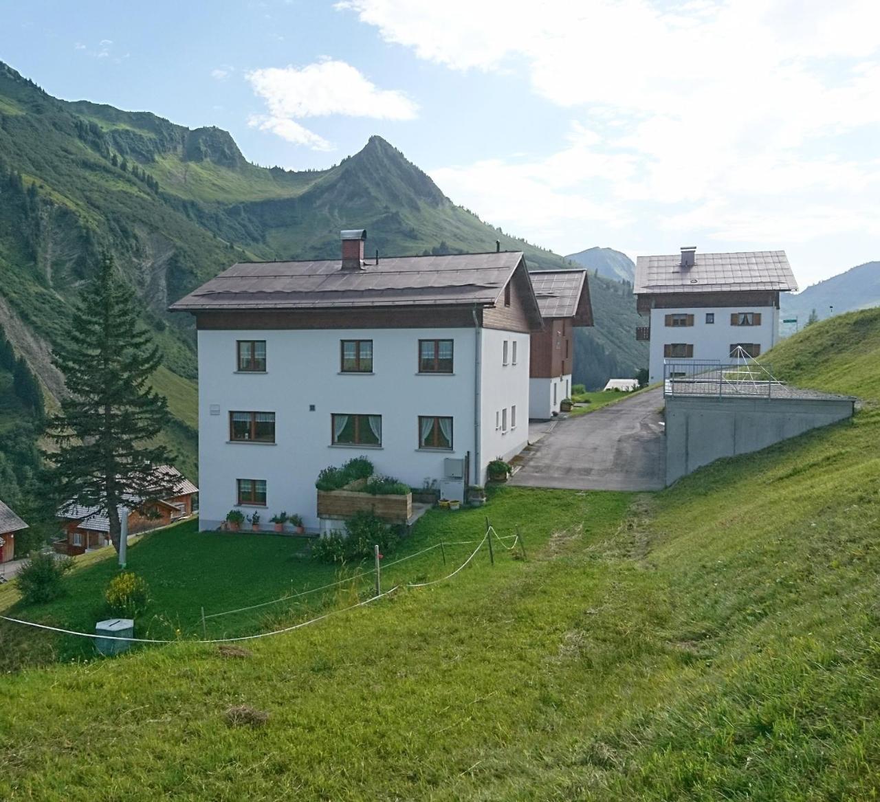 Haus Furka Hotel Damuels Bagian luar foto